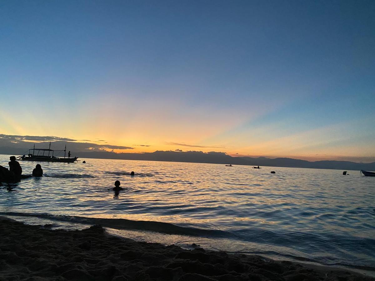 West Coast Beach House Cebu Exterior foto
